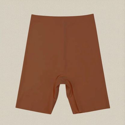 Shorty seamless invisible Lusae coloris terracotta vu de face, taille haute et finition sans couture, invisible sous les vêtements