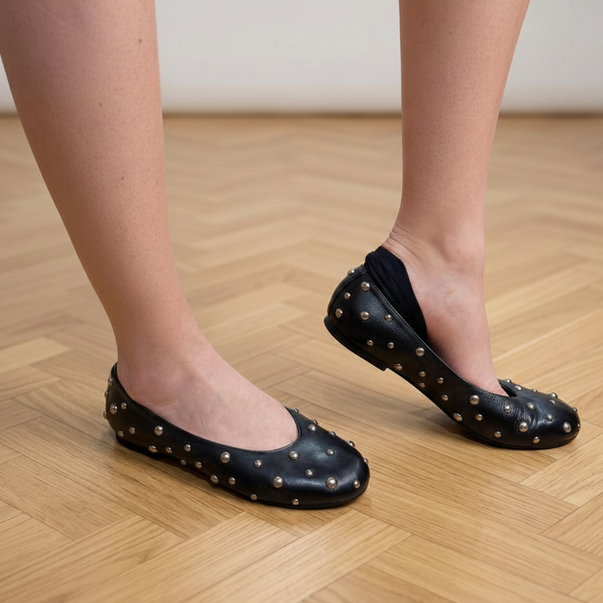 socquettes invisibles portées avec ballerines noir
