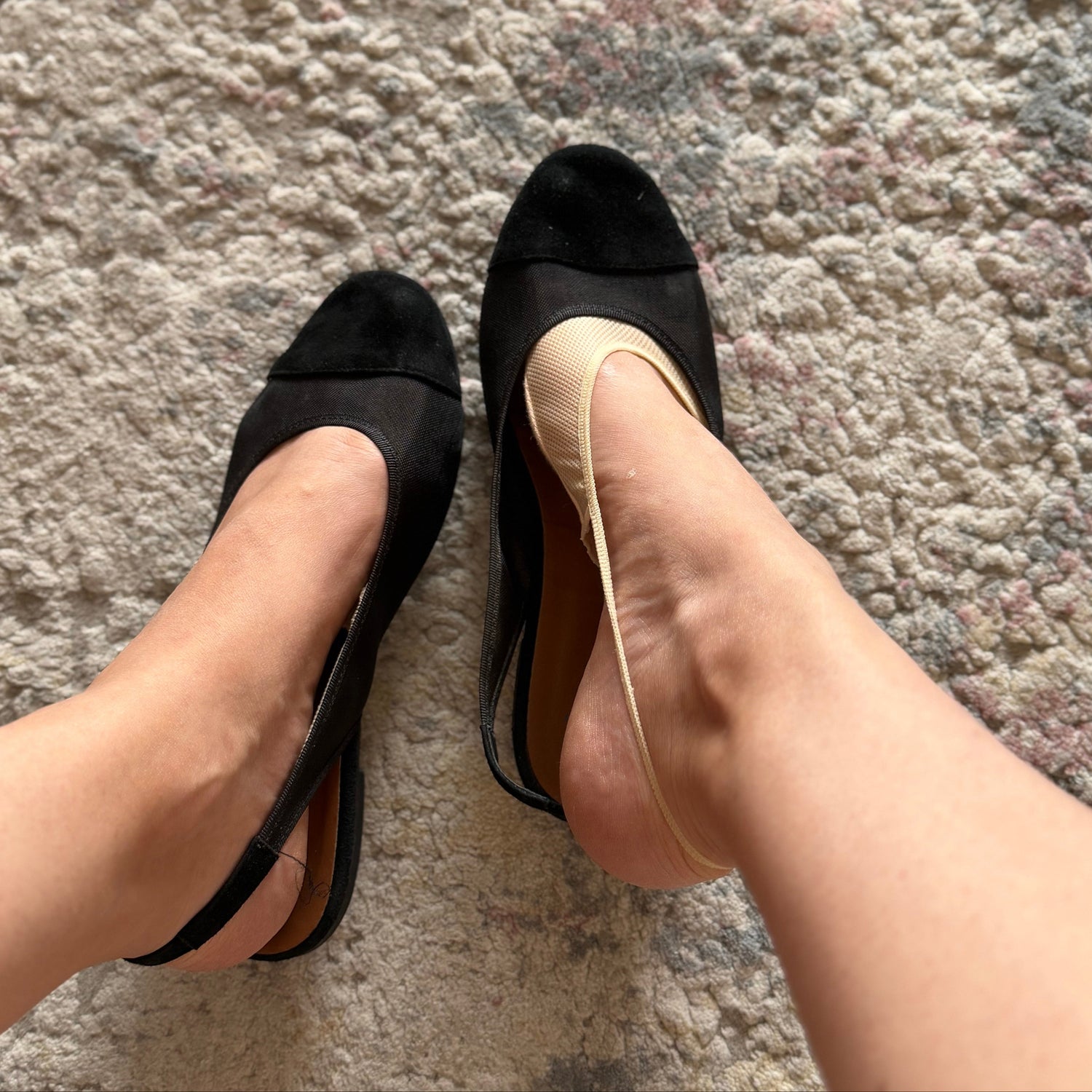 chaussettes à bride porté avec ballerines slingback noires